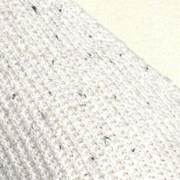 Ruby Moon V-neck soft sweater light cream Large - Picture 9 of 10